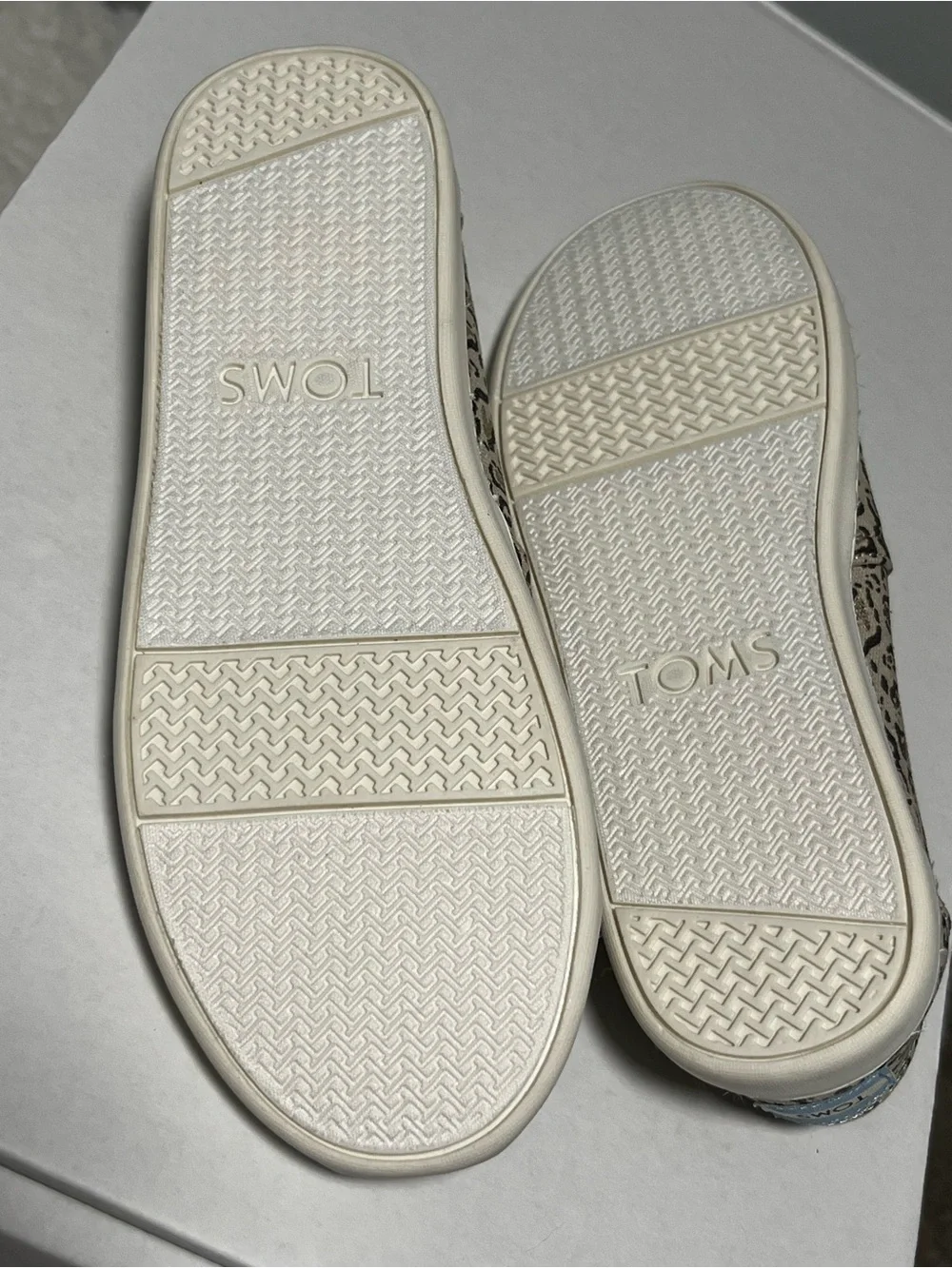 TOMS Kids Leopard Print Slip-On Shoes in Tan and Black Size Y5